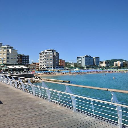 Clipper Hotel Pesaro Exterior foto