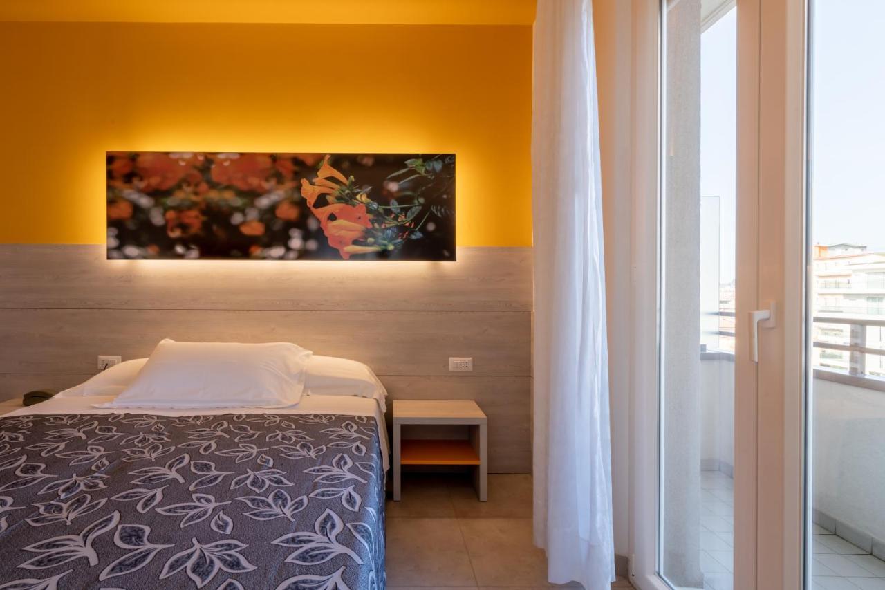 Clipper Hotel Pesaro Exterior foto
