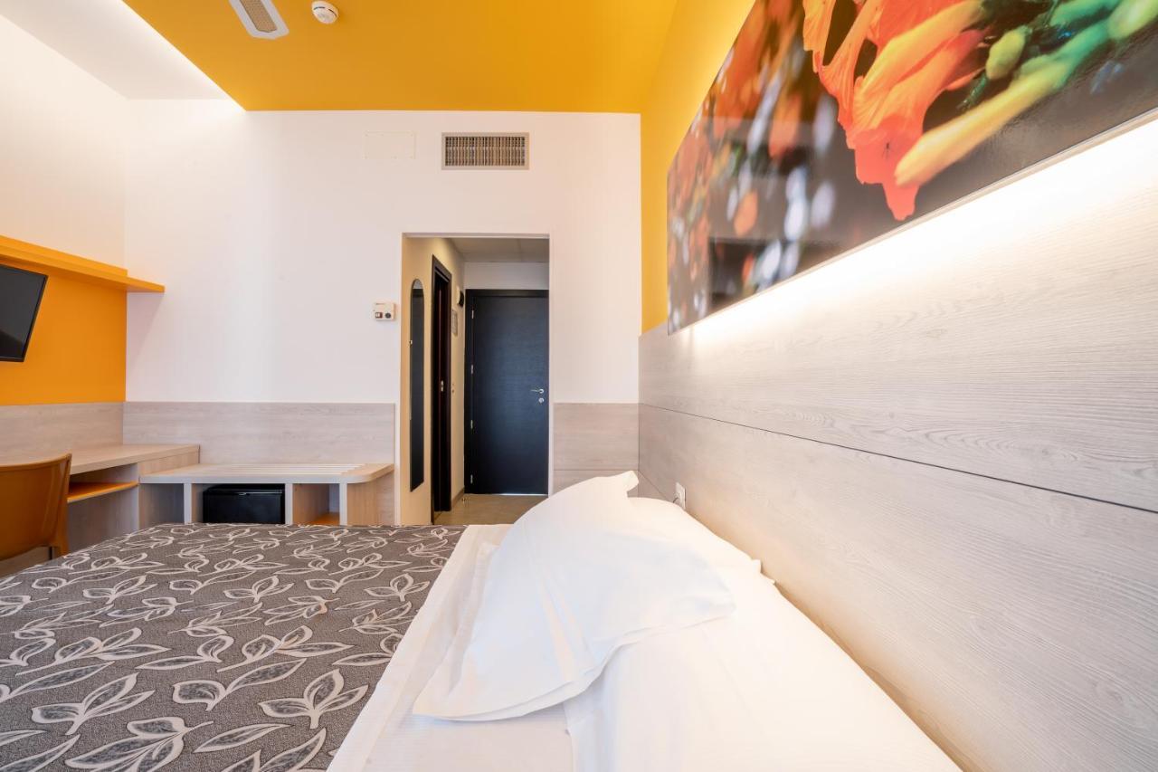 Clipper Hotel Pesaro Exterior foto