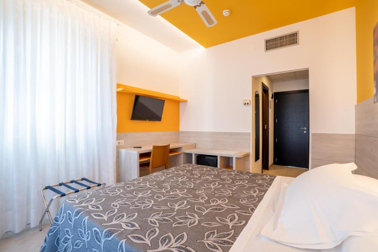 Clipper Hotel Pesaro Exterior foto