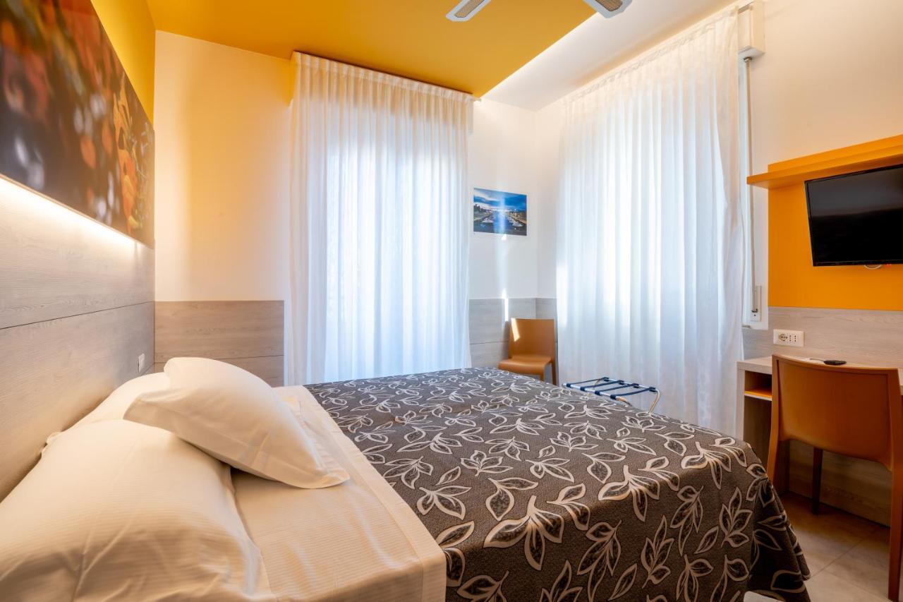 Clipper Hotel Pesaro Exterior foto