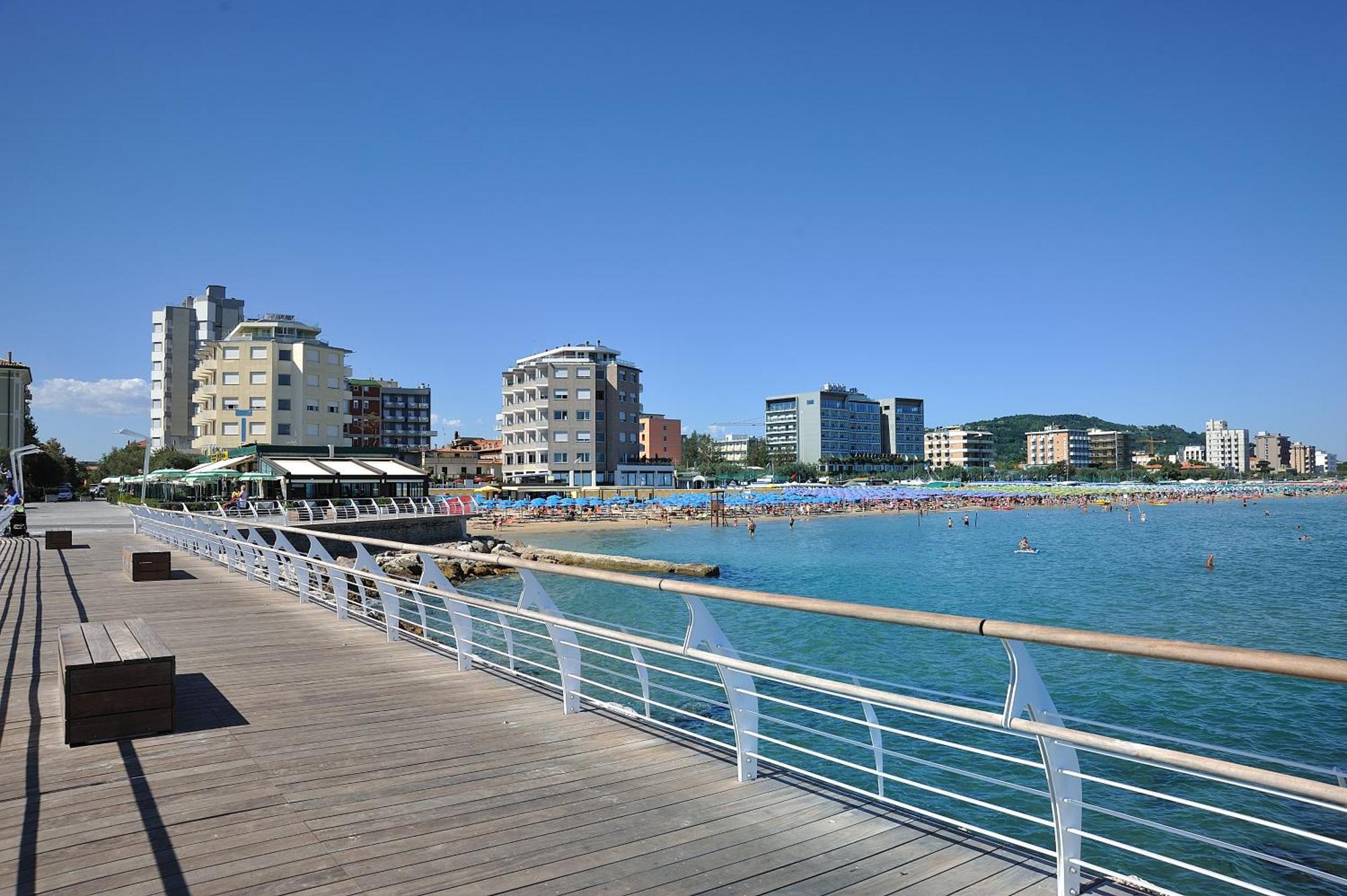 Clipper Hotel Pesaro Exterior foto